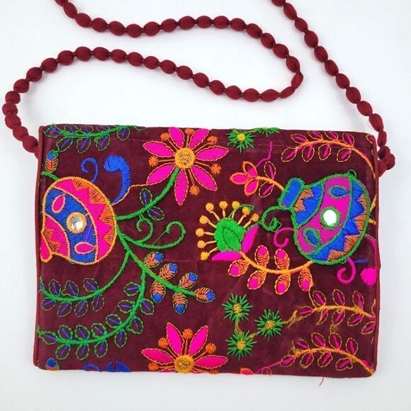 VTG one of a kind hand made embroidered velvet clutch - Picture 6 of 11